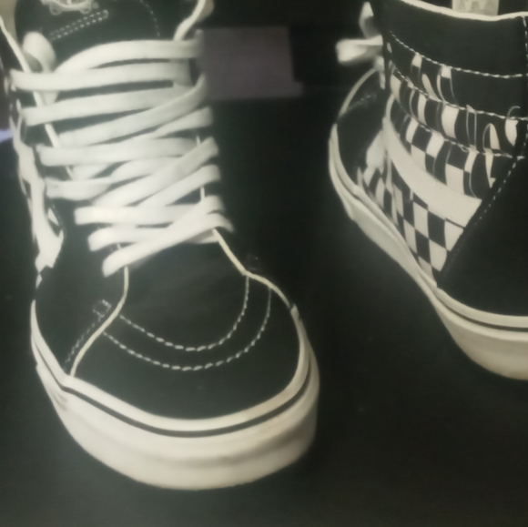 Size 10 Vans Sk8 hightop - Picture 3 of 4